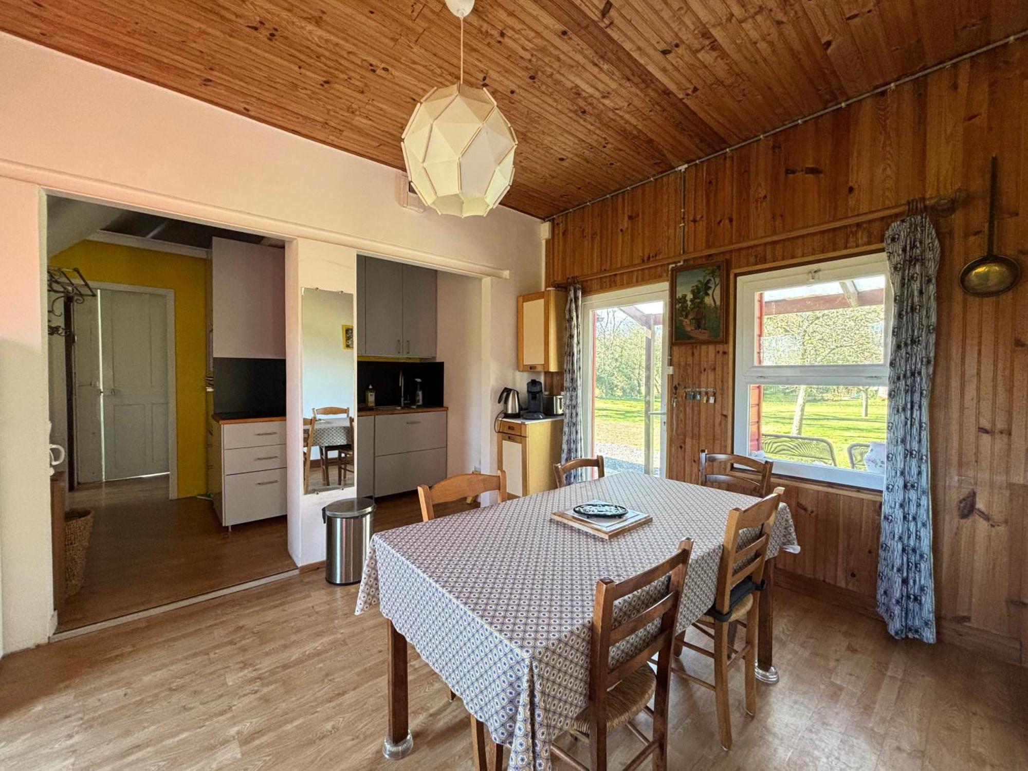 Maison De Campagne Lumineuse Spacieuse Dans Impasse Au Calme A Proximite D'Un Chateau Deux Verandas Grand Jardin Cabane Pour Velos, Pres Port En Bessin Et Bayeux, Proche Plages Du Debarquement Commes 외부 사진